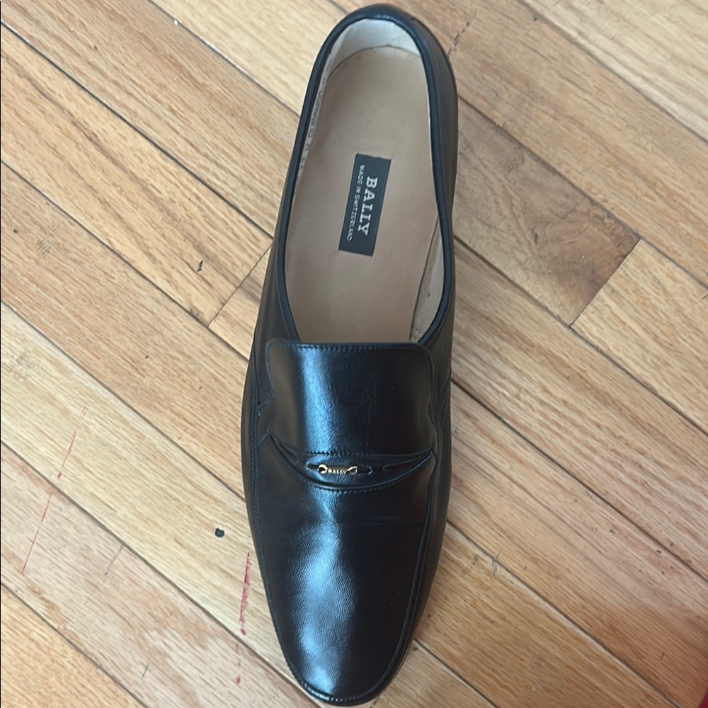 Bally Black Loafers Classic Slip-On Design - Picture 2 of 6